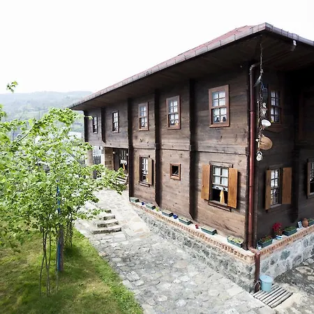 Ezmoce Koy Evi
